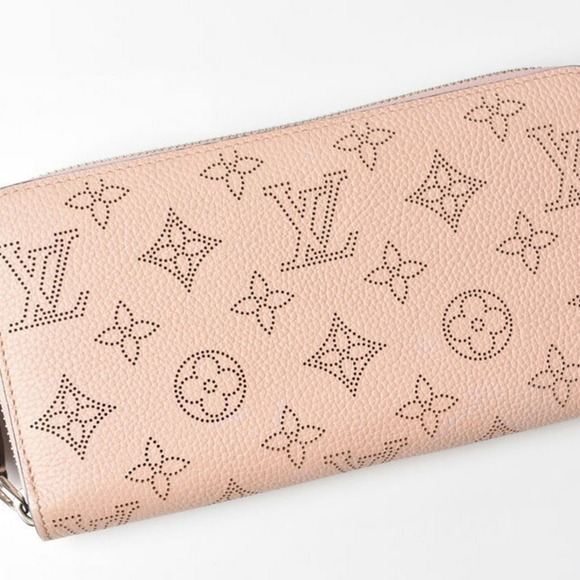 LOUIS VUITTON Pink Wallet - Picture 2 of 11